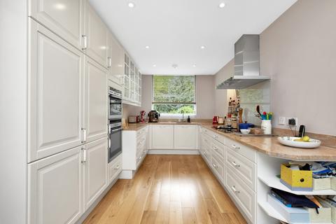 86 Leatherhead Road, Ashtead, KT21 2SY