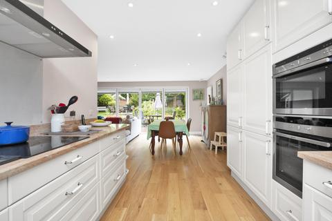 86 Leatherhead Road, Ashtead, KT21 2SY
