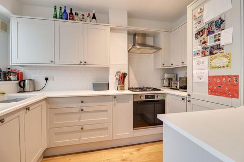 3 Bedster Gardens, West Molesey, KT8 1TA
