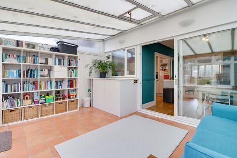 3 Bedster Gardens, West Molesey, KT8 1TA