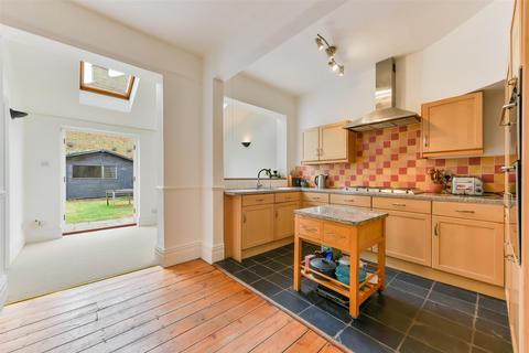118 Lambton Road, Raynes Park, London, SW20 0TJ
