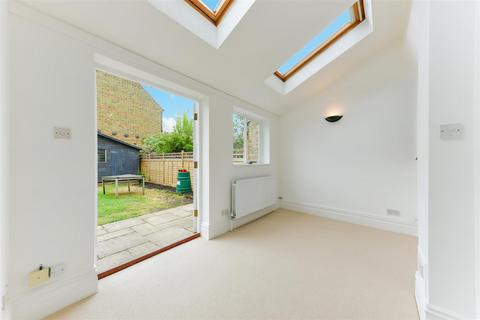 118 Lambton Road, Raynes Park, London, SW20 0TJ