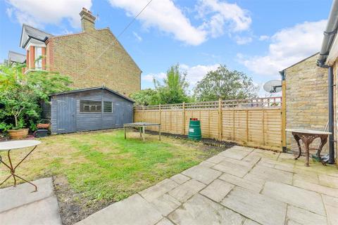 118 Lambton Road, Raynes Park, London, SW20 0TJ