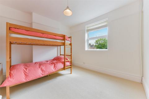 118 Lambton Road, Raynes Park, London, SW20 0TJ