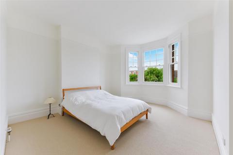 118 Lambton Road, Raynes Park, London, SW20 0TJ