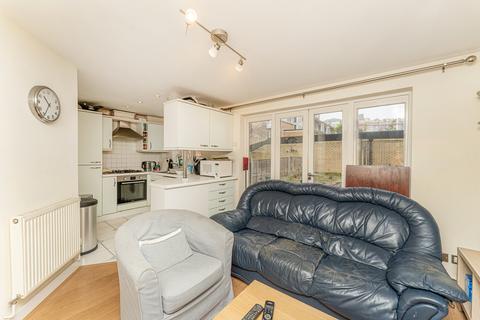 4 bedroom end of terrace house for sale, Jamestown Way, Docklands E14