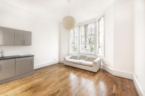 2 bedroom flat to rent, Cavendish Road London NW6