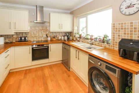 4 bedroom bungalow for sale, Hazlemere Road, Whitstable