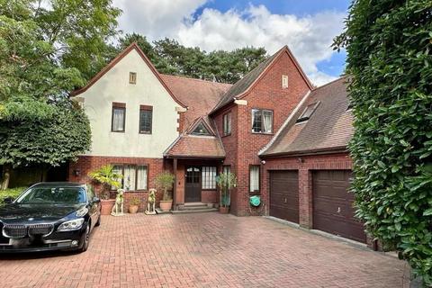 5 bedroom detached house for sale, Castlemews, Ringwood, BH24 2BG