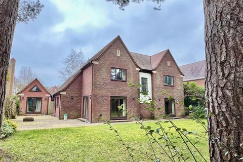 5 bedroom detached house for sale, Castlemews, Ringwood, BH24 2BG