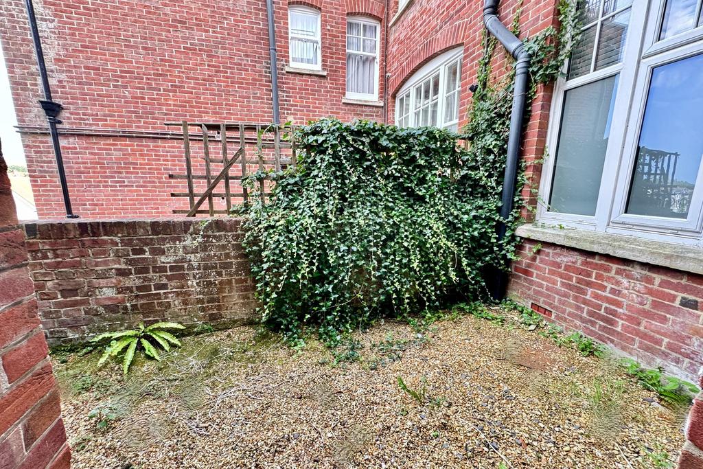 Courtyard Garden