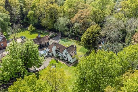 6 bedroom detached house for sale, CHOBHAM