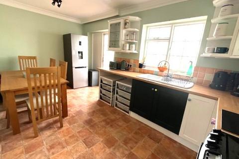 3 bedroom end of terrace house for sale, Coppice Lane, Selsey