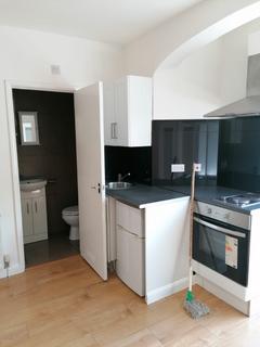 Studio to rent, 55 Park Avenue, London NW10