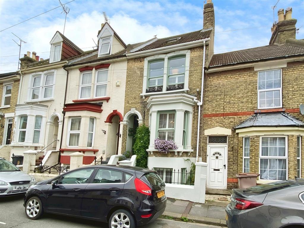 Rochester Avenue, Rochester 3 bed terraced house for sale £375,000