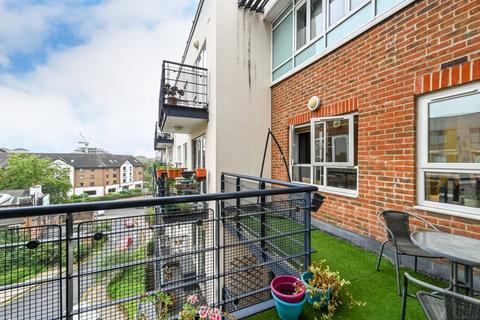 2 bedroom flat for sale, Seven Kings Way, Kingston, Kingston upon Thames, KT2