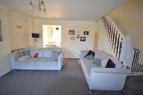 3 bedroom terraced house for sale, 61 Gatcombe Way