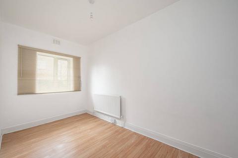 2 bedroom flat for sale, Watford Way, Mill Hill, London, NW7