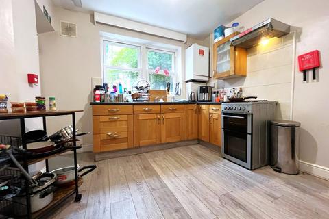 6 bedroom terraced house to rent, Holloway, London N4