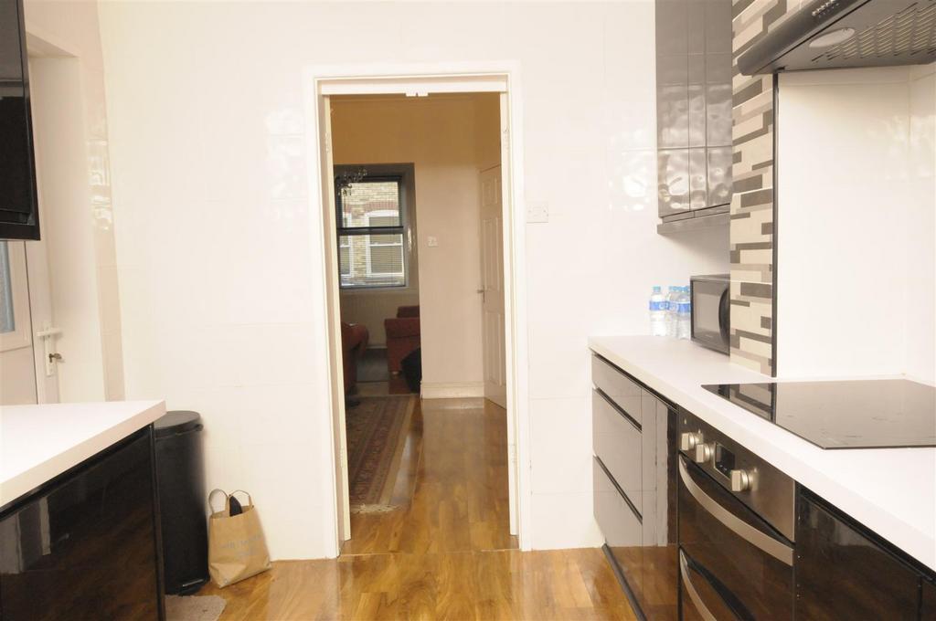 Kitchen to front.JPG