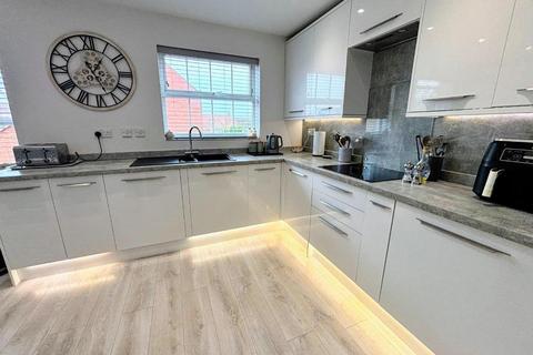 4 bedroom townhouse for sale, Villa Way, Wootton Fields, Northampton NN4