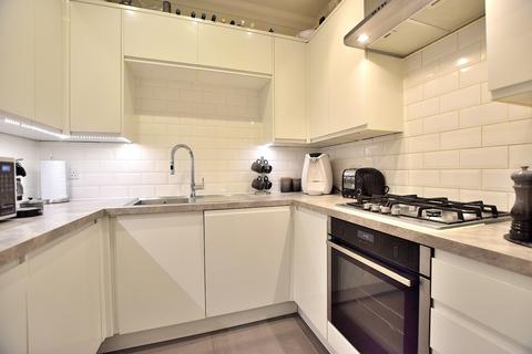 2 bedroom flat for sale, 10 - 12 The Ridgeway, Enfield, London. EN2