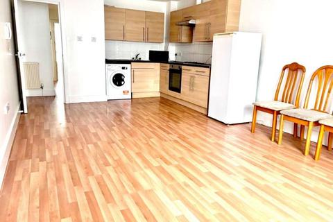 3 bedroom flat to rent, 3 Bedroom Flat in Maidstone ME14 2TW