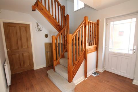 undefined, Victoria Road, HU17