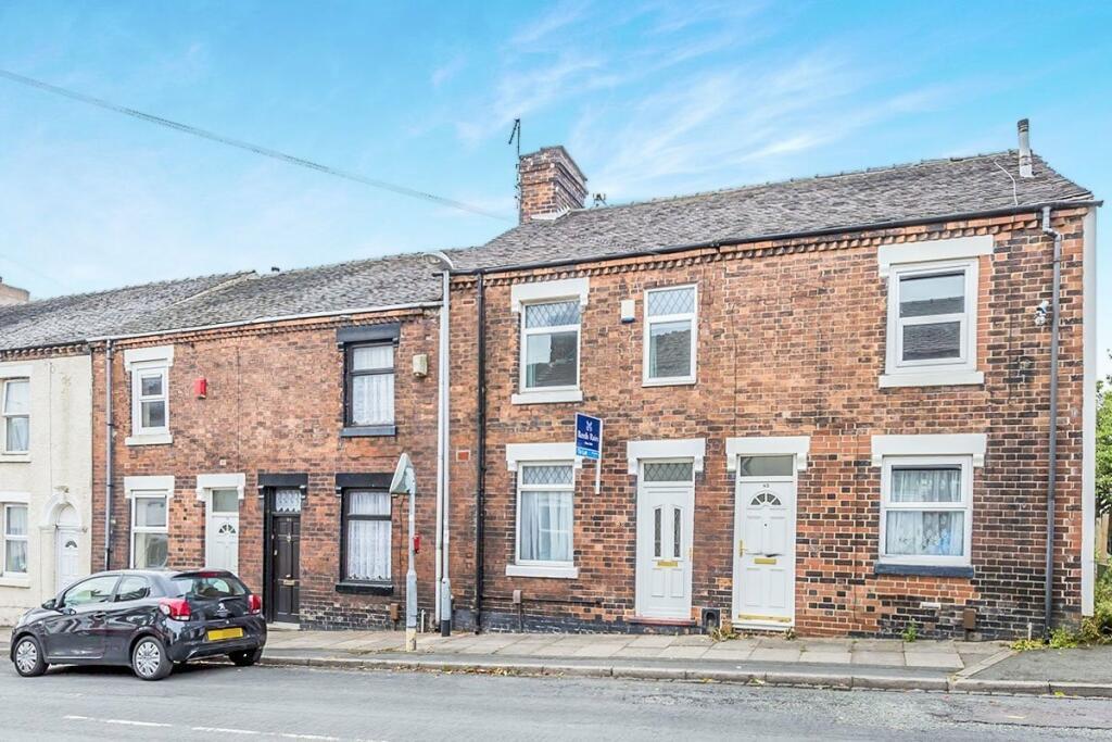 Denbigh Street, StokeOnTrent 2 bed terraced house to rent £1,050