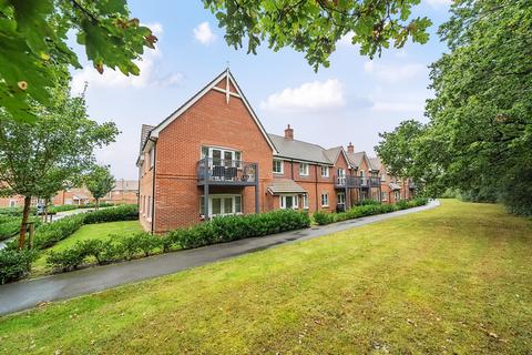 2 bedroom flat for sale, Shetland Close, Cranleigh, GU6