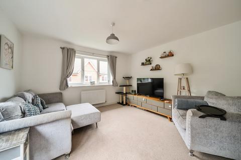 2 bedroom flat for sale, Shetland Close, Cranleigh, GU6