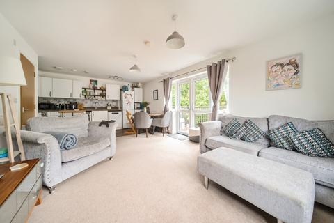 2 bedroom flat for sale, Shetland Close, Cranleigh, GU6