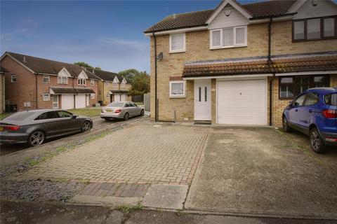 3 bedroom semi-detached house to rent, Denver Drive, Basildon, SS13