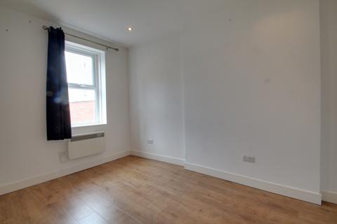 2 bedroom apartment to rent, Whitechapel Road, London E1