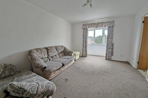 2 bedroom apartment to rent, Mimosa Close, Romford, RM3