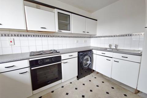 2 bedroom apartment to rent, Mimosa Close, Romford, RM3