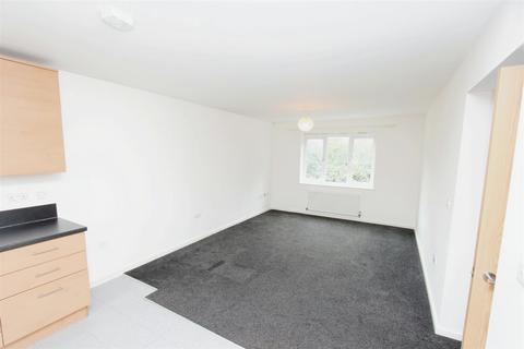 2 bedroom flat for sale, Limehouse Court, Sittingbourne