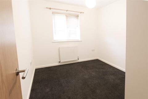 2 bedroom flat for sale, Limehouse Court, Sittingbourne