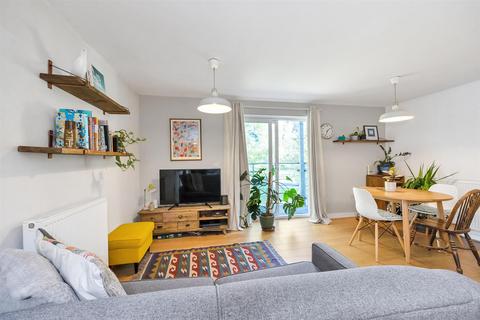 1 bedroom apartment for sale, Leyton Green Road, London E10