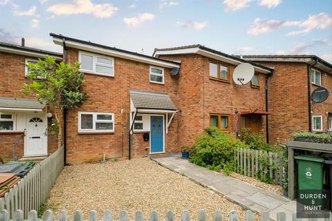 3 bedroom terraced house to rent, Arkley Crescent, Walthamstow E17