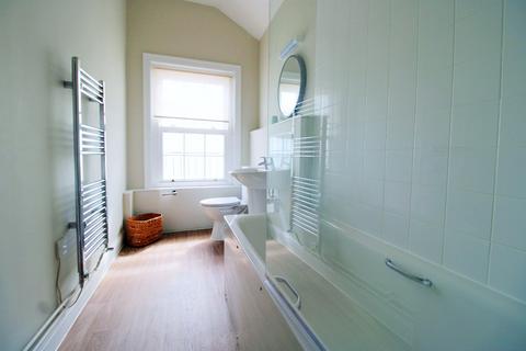 2 bedroom apartment to rent, Terminus Road, Eastbourne BN21