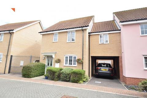 4 bedroom link detached house for sale, Cross Road, Clacton-on-Sea