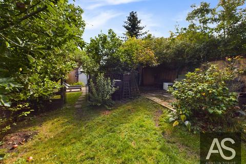 15 Coronation Gardens, Battle, TN33 0DN