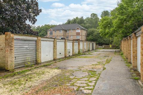 1 bedroom flat for sale, Longbridge Road, Horley RH6