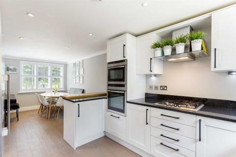 Stonecroft Leatherhead Road, Oxshott, Leatherhead, KT22 0HQ