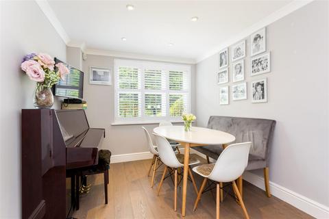 Stonecroft Leatherhead Road, Oxshott, Leatherhead, KT22 0HQ
