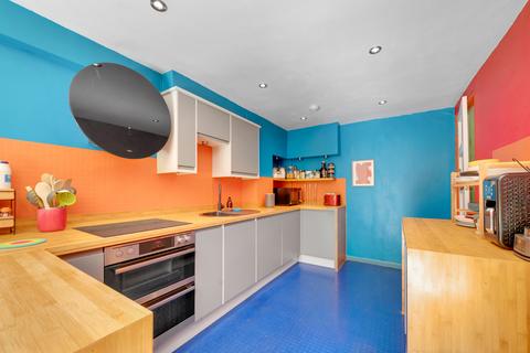 2 bedroom maisonette for sale, Evesham Walk, Myatts Fields SW9