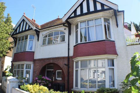 2 bedroom flat to rent, Vallance Gardens, Hove