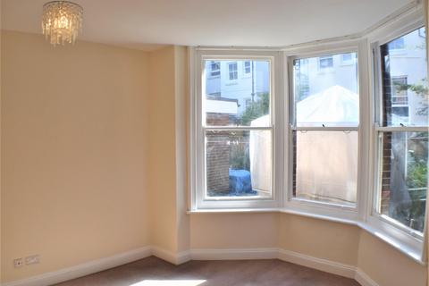 2 bedroom flat to rent, Vallance Gardens, Hove