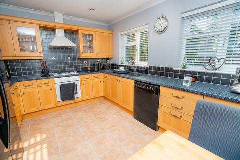 4 bedroom detached house for sale, De La Bere Crescent, Burbage, LE10